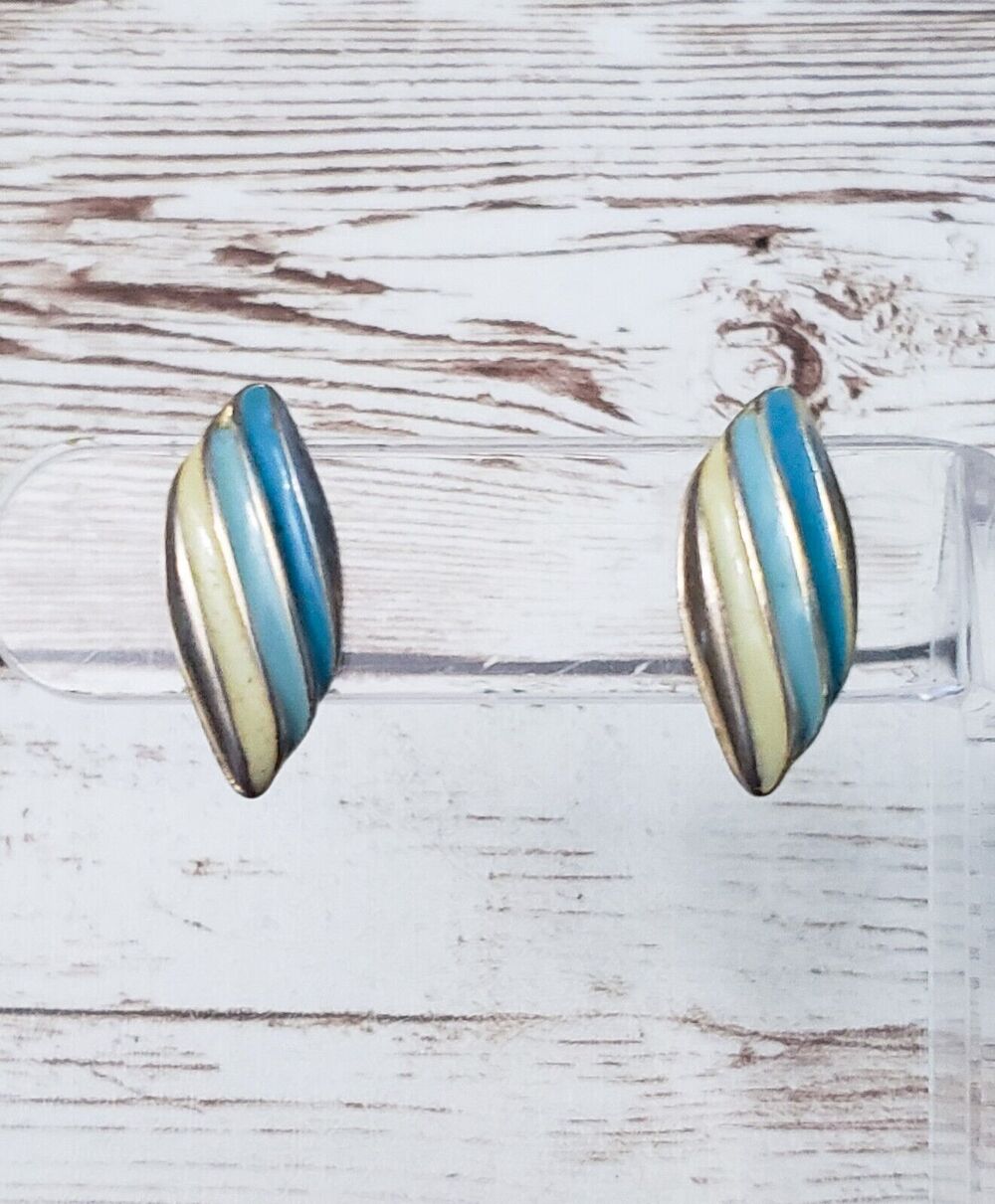 Vintage Clip On Earrings Unusual Blue Tones Slightly Under 1"